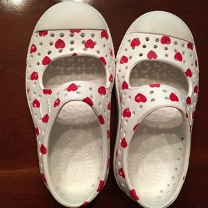 Native toddler girl’s shoes size 6